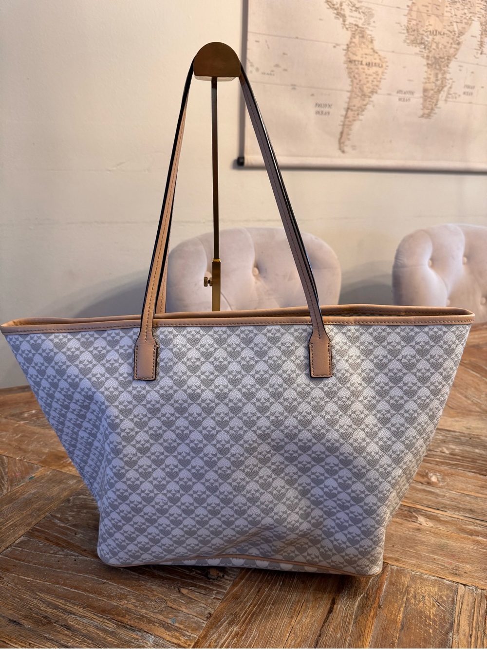 Kate Spade ♠️ Cream & Light Gray Patterned Tote with Center Stripe - Picture 6 of 9